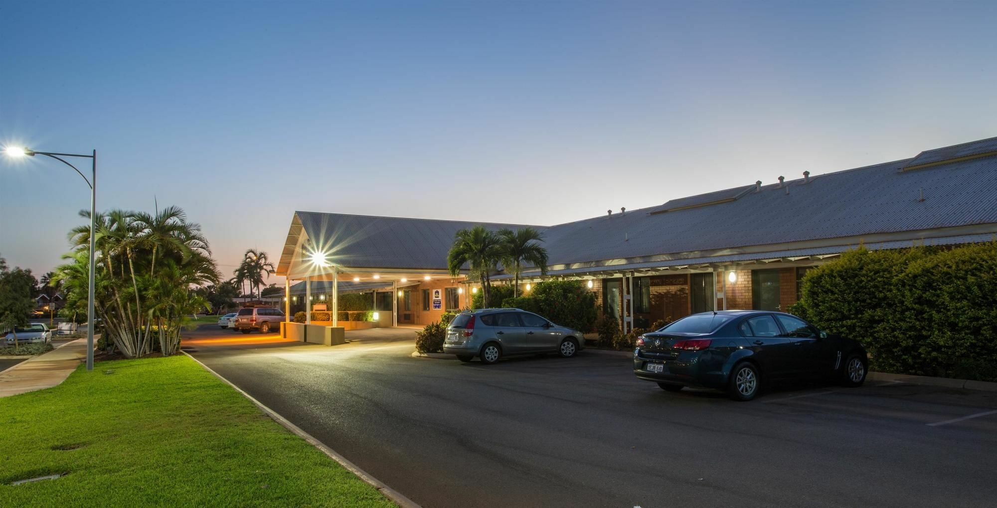 Karratha Central Apartments Luaran gambar