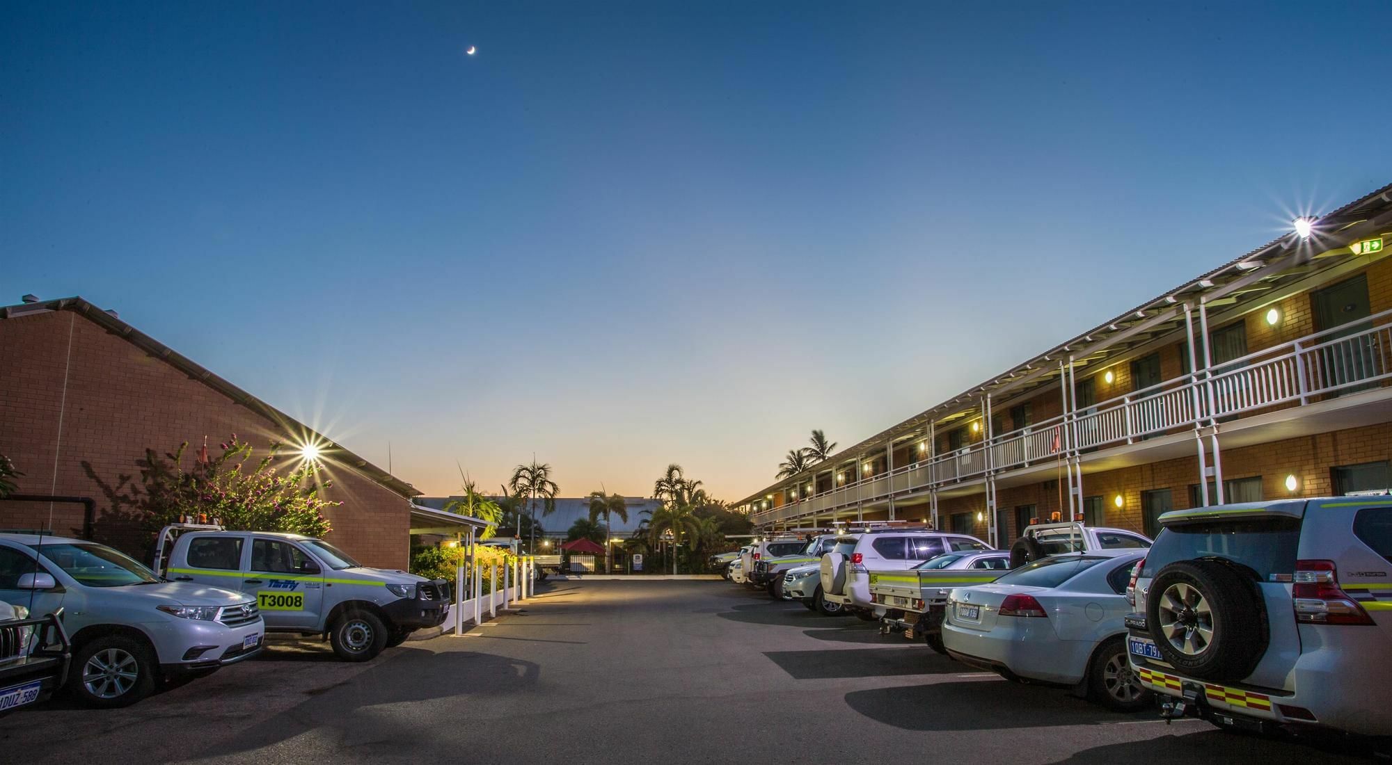 Karratha Central Apartments Luaran gambar